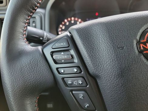 Used 2024 Nissan Titan PRO-4X w/ Pro-4x Convenience Package image 18