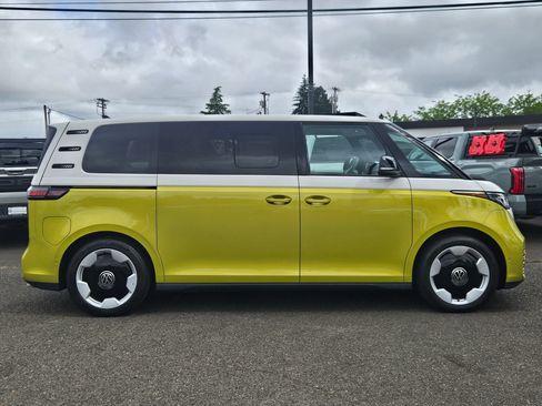 Used 2025 Volkswagen ID. Buzz Pro S Plus AWD/4WD image 6