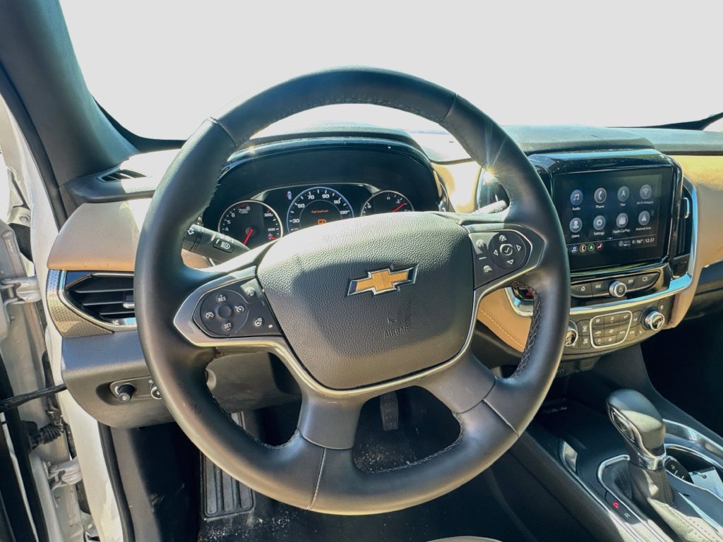 Used 2023 Chevrolet Traverse Premier FWD image 11