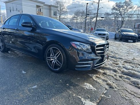 Used 2020 Mercedes-Benz E 350 4MATIC Sedan image 5