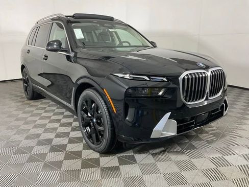 New 2026 BMW X7 xDrive40i w/ Premium Package AWD/4WD image 3