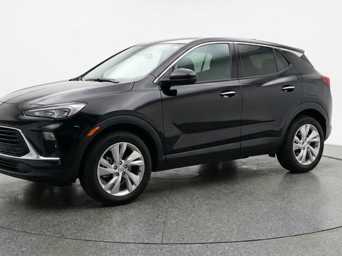 Used 2025 Buick Encore GX Preferred image 3