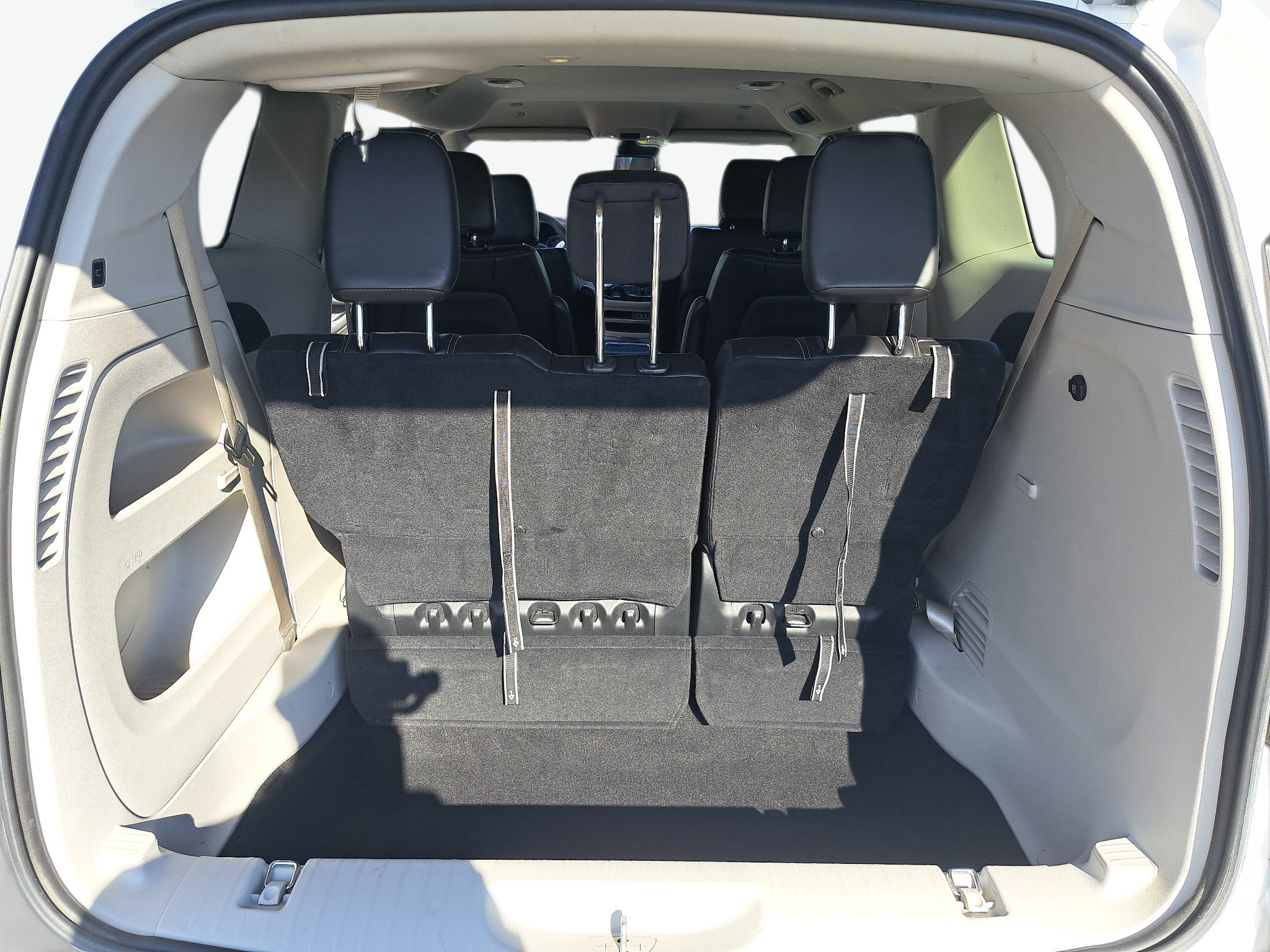 Certified 2024 Chrysler Pacifica Touring-L FWD image 14