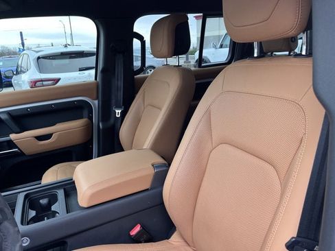 Used 2023 Land Rover Defender 110 V8 image 11