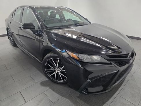 Used 2023 Toyota Camry SE w/ Convenience Package image 7
