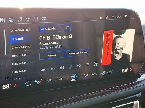 Used 2025 Chevrolet Traverse RS image 22