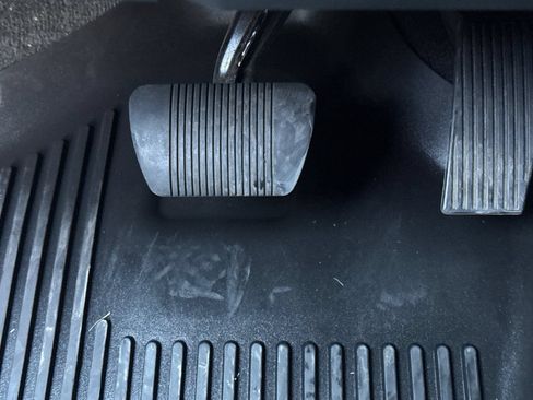 Used 2022 RAM 1500 Laramie AWD/4WD image 42