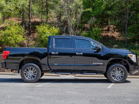 Used 2021 Nissan Titan SV w/ Accessory Utility Package AWD/4WD image 4
