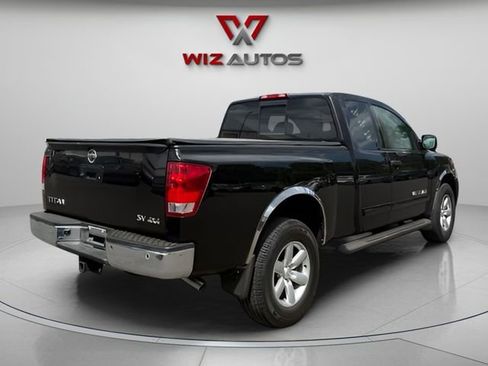 Used 2014 Nissan Titan SV w/ SV Value Truck Package AWD/4WD image 5