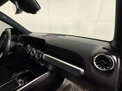 Used 2024 Mercedes-Benz EQB 250+ image 31