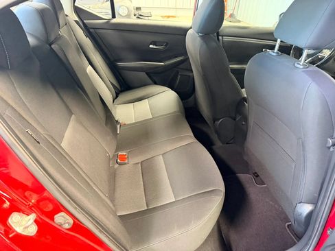 Used 2022 Nissan Sentra SV FWD image 12
