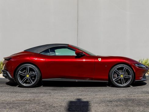Used 2025 Ferrari Roma Spider image 6