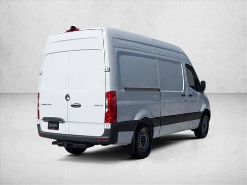 Used 2025 Mercedes-Benz Sprinter 2500 image 2