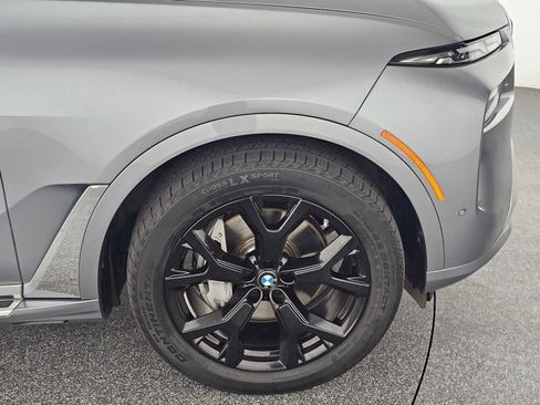 Used 2025 BMW X7 xDrive40i AWD/4WD image 9