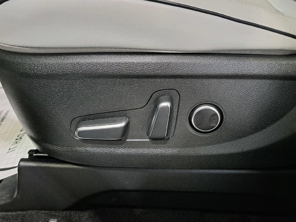 Used 2024 Hyundai Palisade SEL FWD image 23