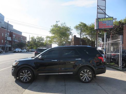Used 2017 Ford Explorer Platinum AWD/4WD image 7