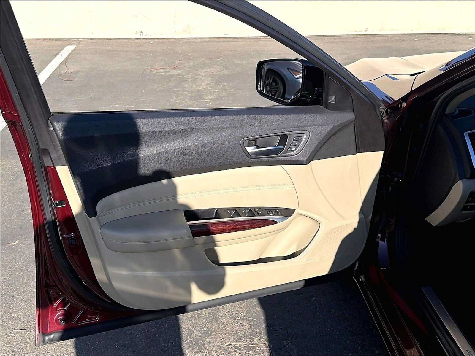 Used 2015 Acura TLX w/ Technology Package FWD image 26