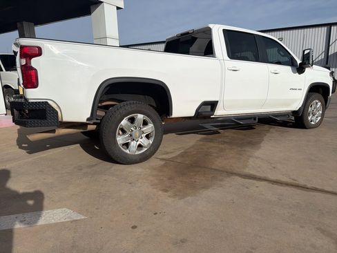 Used 2023 Chevrolet Silverado 2500 LT w/ Convenience Package image 3