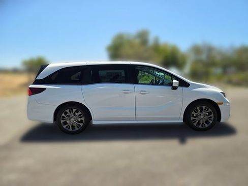New 2026 Honda Odyssey Touring image 5