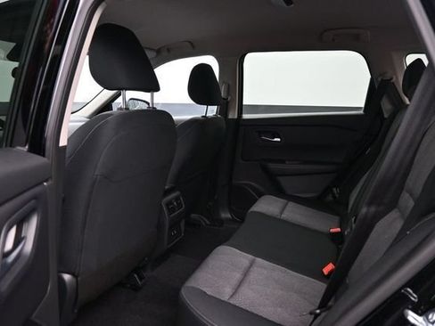 Used 2026 Nissan Rogue SV FWD image 15