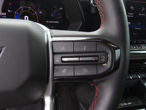 Used 2024 Chevrolet Colorado Z71 w/ Z71 Convenience Package 2 image 26