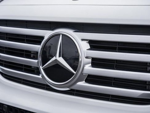 Certified 2025 Mercedes-Benz GLB 250 4MATIC image 13