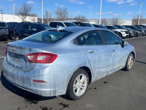 Used 2017 Chevrolet Cruze LT image 5
