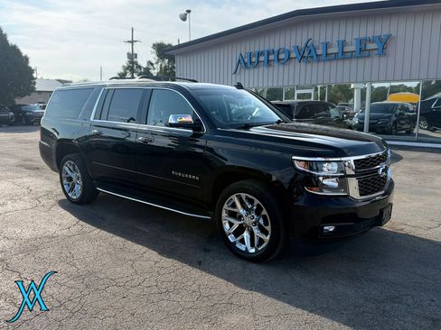 Used 2019 Chevrolet Suburban Premier AWD/4WD image 1