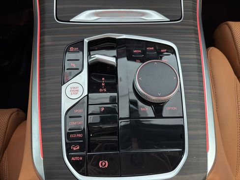 Used 2026 BMW X5 xDrive40i w/ M Sport Package image 31