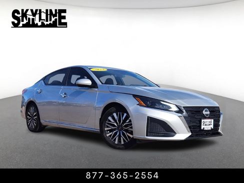 Used 2023 Nissan Altima 2.5 SV image 1