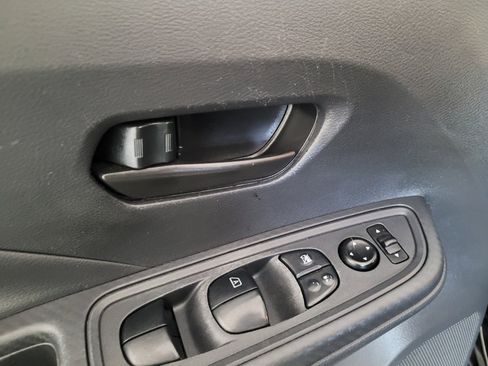 Used 2025 Nissan Versa S w/ Trunk Package FWD image 27