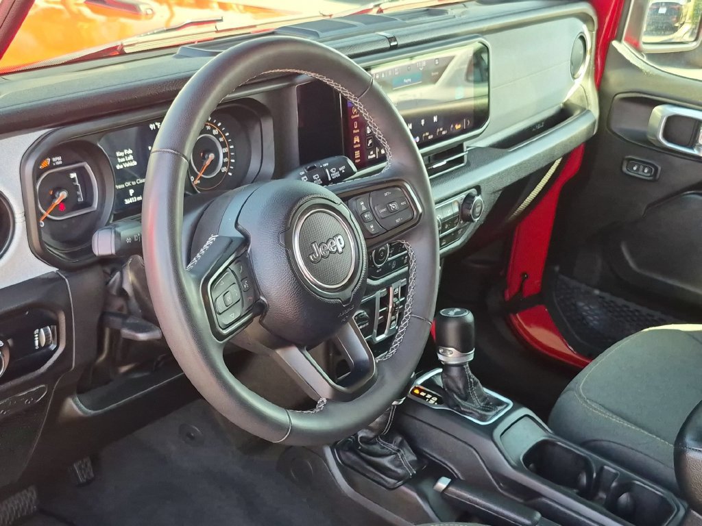 Used 2025 Jeep Wrangler Unlimited Sport AWD/4WD image 15