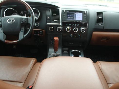 Used 2020 Toyota Sequoia Platinum image 15