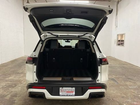 Used 2023 INFINITI QX60 Luxe FWD image 9