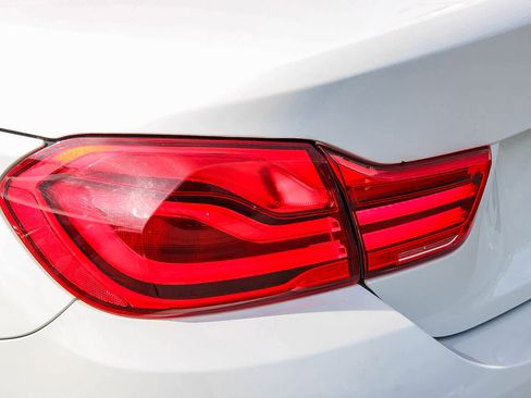 Used 2018 BMW 440i Convertible RWD image 9