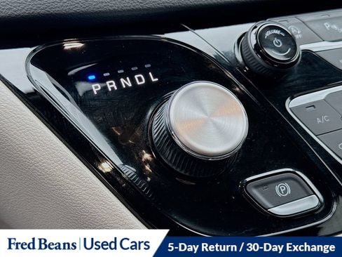 Used 2024 Chrysler Pacifica Touring-L FWD image 29