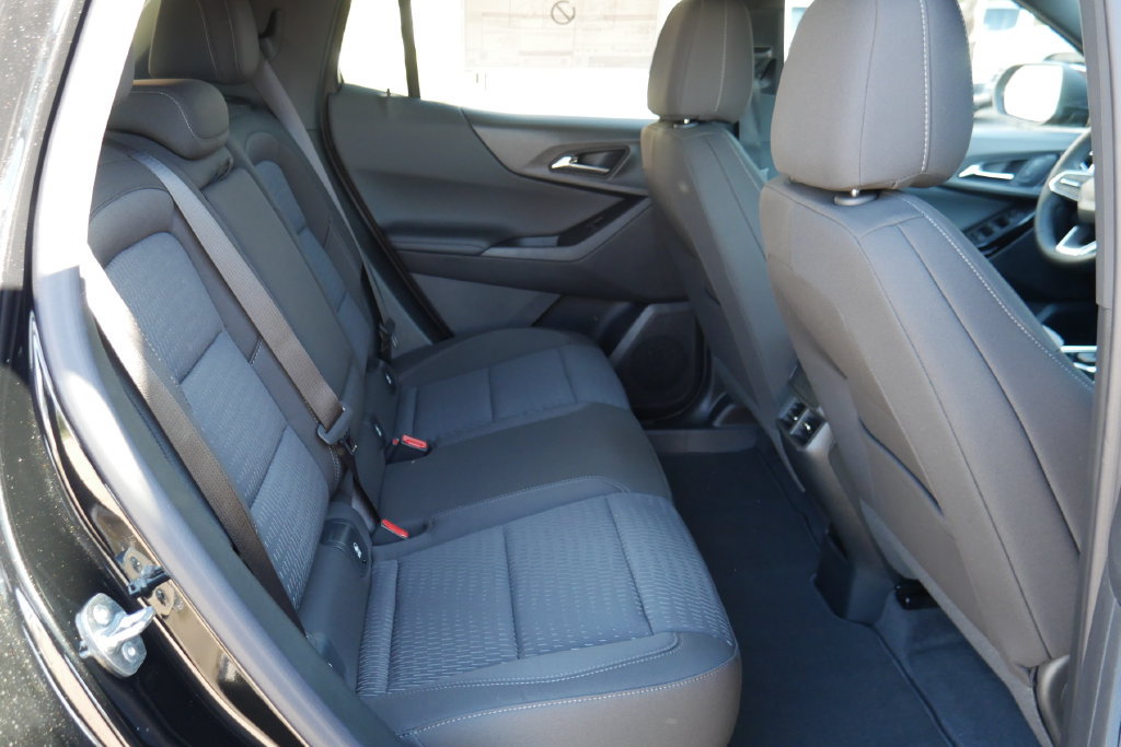 New 2027 Chevrolet Equinox LT w/ Safety and Technology Package AWD/4WD image 12