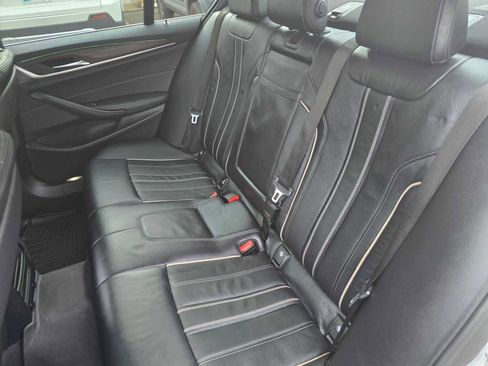 Used 2018 BMW 530e xDrive image 19