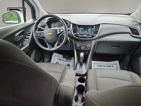 Used 2017 Chevrolet Trax LT w/ Driver Confidence Package AWD/4WD image 14