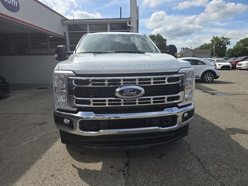 Used 2026 Ford F250 XLT AWD/4WD image 2