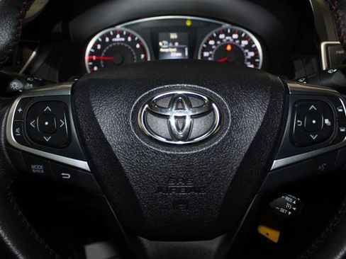 Used 2016 Toyota Camry SE FWD image 16