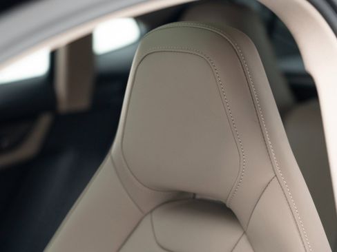 Certified 2025 Porsche Panamera 4 image 18