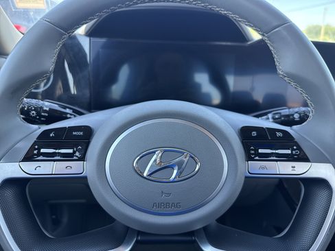 Used 2023 Hyundai Elantra SEL w/ Convenience Package FWD image 10