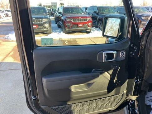 New 2026 Jeep Gladiator Mojave AWD/4WD image 9