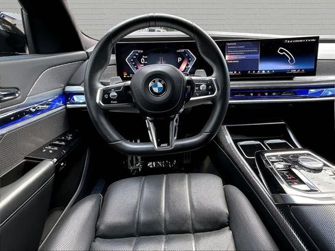 Used 2023 BMW 760i xDrive w/ Executive Package AWD/4WD image 8