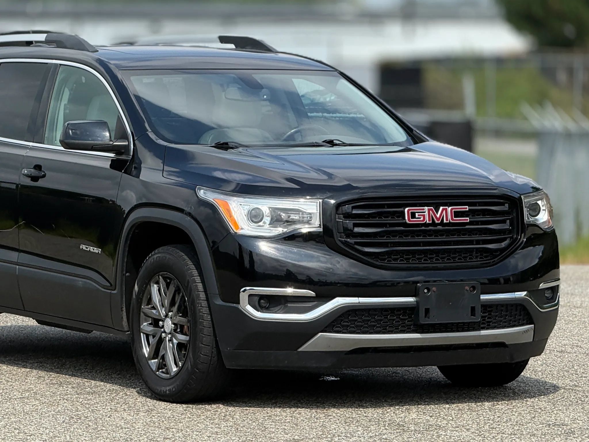 Used 2017 GMC Acadia SLT w/ LPO, Black Accent Package FWD image 15