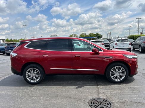Certified 2024 Buick Enclave Essence w/ Experience Buick Package FWD image 12