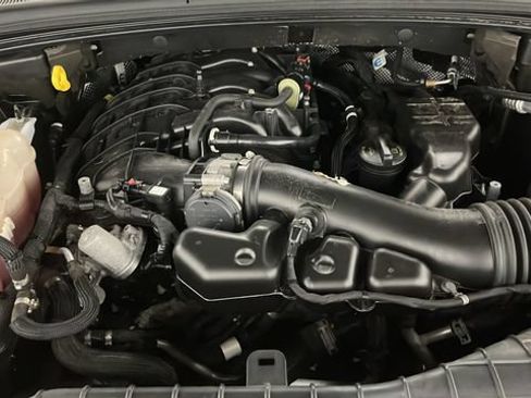 Used 2021 Jeep Grand Cherokee L Laredo w/ Luxury Tech Group I AWD/4WD image 26