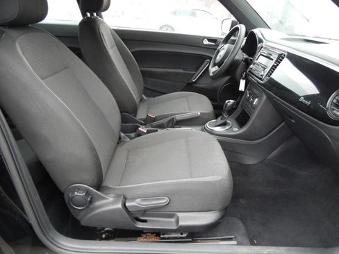 Used 2012 Volkswagen Beetle 2.5 image 29