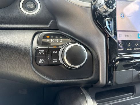 Used 2022 RAM 1500 Big Horn AWD/4WD image 23